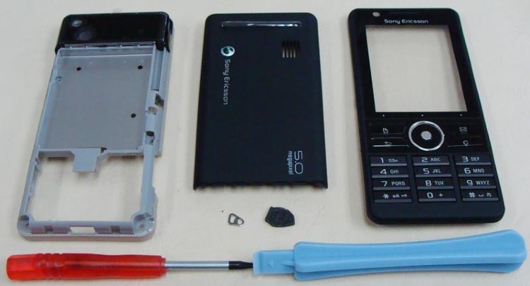 Оригинальный корпус для телефона SonyEricsson G900 Оригинальный корпус для телефона SonyEricsson G900.