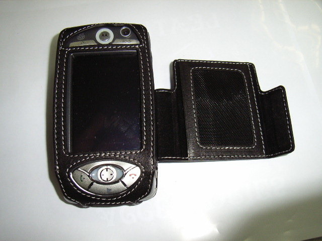 Оригинальный кожаный чехол для телефона Motorola A1000 Side Open Оригинальный кожаный чехол для телефона Motorola A1000 Side Open. 